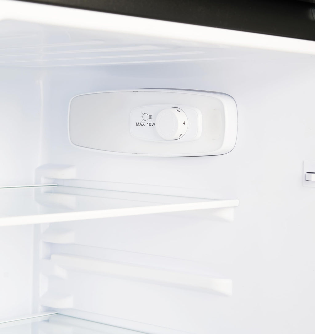 7.5 Cu. Ft. Apartment Refrigerator with Freezer